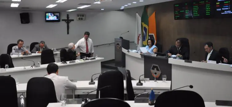 Prefeito segue no limite de suas nomeações