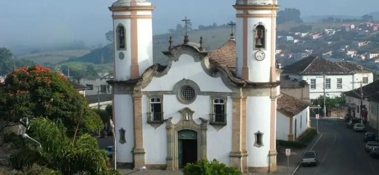 Cidadão oliveirense faz desabafo contra tombamentos de imóveis na cidade