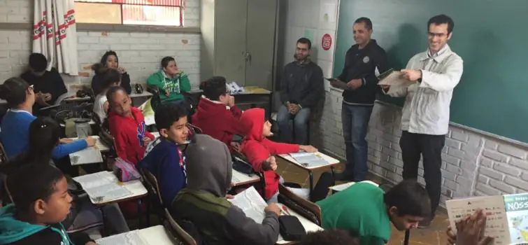 Mercado de trabalho é tema de atividades com alunos