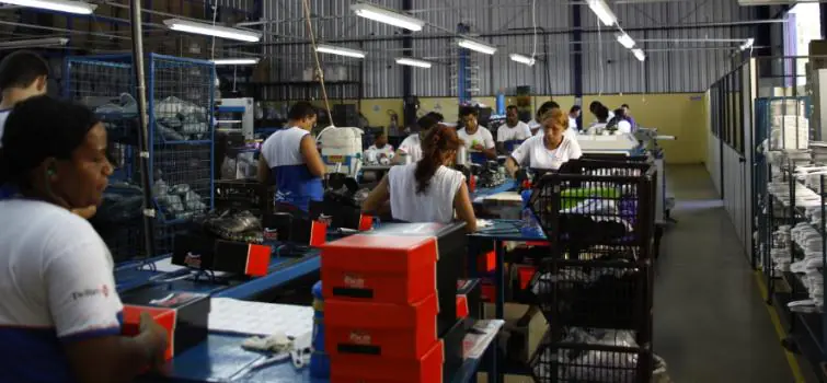 Indústria na contramão da recuperação parcial