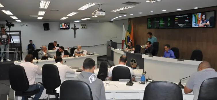 Pais pedem ajuda para impedir fechamento de Cmeis em Divinópolis