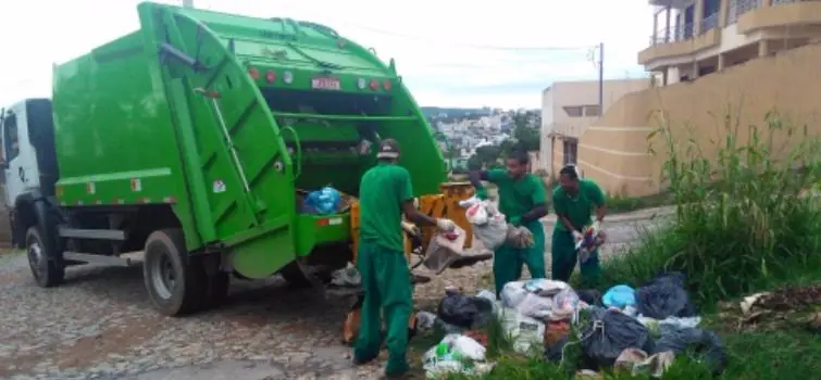 Nova empresa normaliza coleta de lixo em Divinópolis