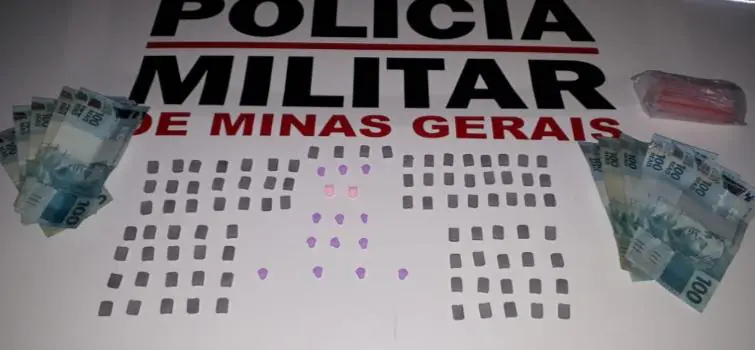 Trio é preso por tráfico de drogas em estacionamento de supermercado de Divinópolis