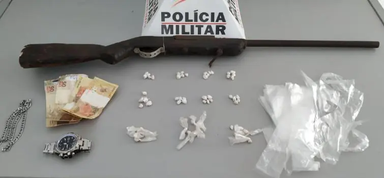 Adolescentes são apreendidos com arma e drogas em Pará de Minas