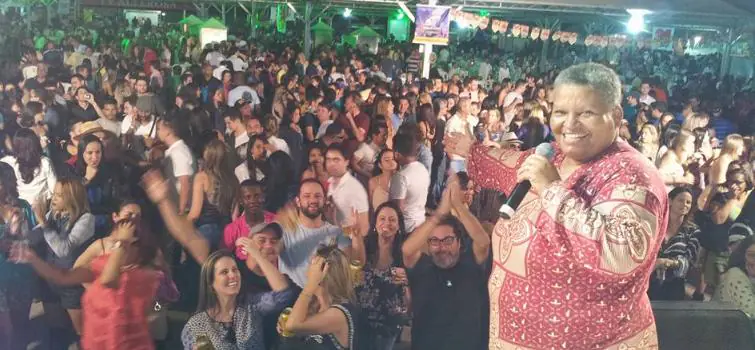 Tia Elza e convidados comandam o Bloco do Samba