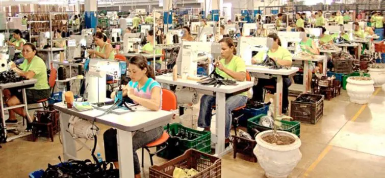 Faturamento aumenta e emprego cai em fevereiro