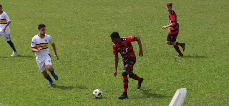 Flamengo vai mal na estreia da Imef
