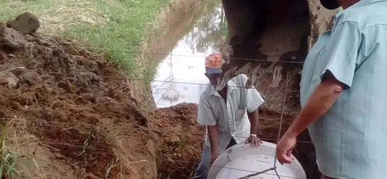 Estrada rural em Divinópolis recebe novas manilhas
