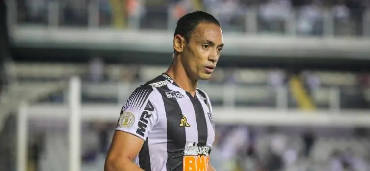 Rodrigo Santana tem dúvida para escalar time do Atlético