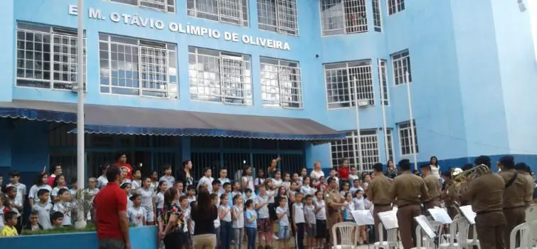 Escola municipal abre sala  exclusiva para ensinar Inglês