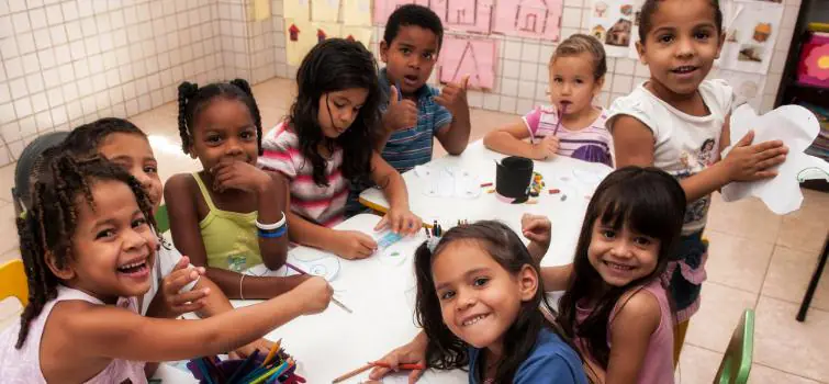 Governo de Minas abre inscrições para curso sobre direitos das crianças e adolescentes