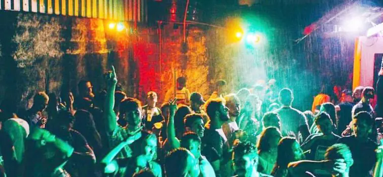 Projeto estadual prevê o fim de festas open bar