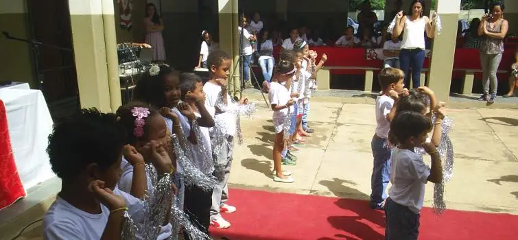 Escola em Divinópolis promove Mobilização Social pela Educação