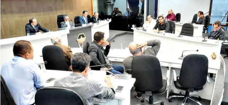 Denúncia de compra de votos e rachadinha em Divinópolis é investigado pelo MP