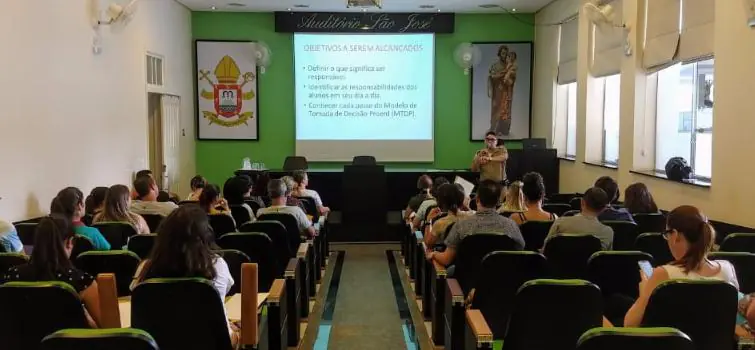 Prevenção ao uso de álcool e outras drogas é tema de capacitação em Divinópolis