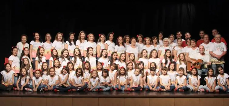 Gê Lara e Uirapuru Canto Livre apresentam Concerto de Natal