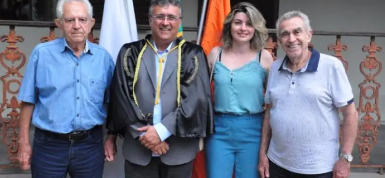 Academia Divinopolitana de Letras inaugura sede