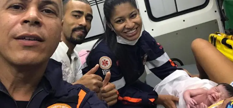 Mulher dá à luz em ambulância do Samu em Divinópolis