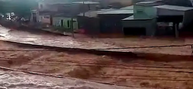 Sobe para 12 o número de mortes causadas pelas chuvas em Minas Gerais