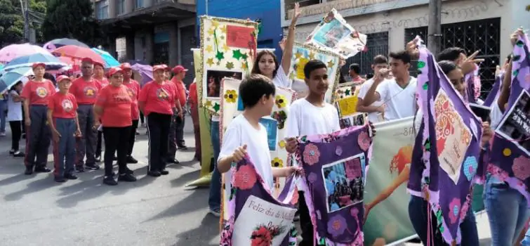 Caminhada destaca enfrentamento à violência contra mulheres na cidade