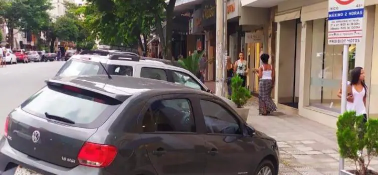 Aumenta o número de vagas que exigem rotativo em Divinópolis