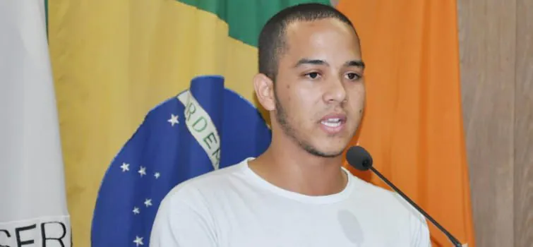 Após debate na Câmara, educação vai às ruas em Divinópolis