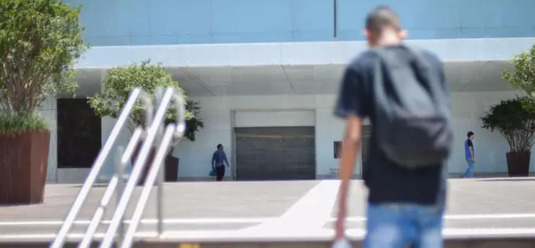 Covid-19: estagiários e aprendizes devem ficar em casa, orienta MPT