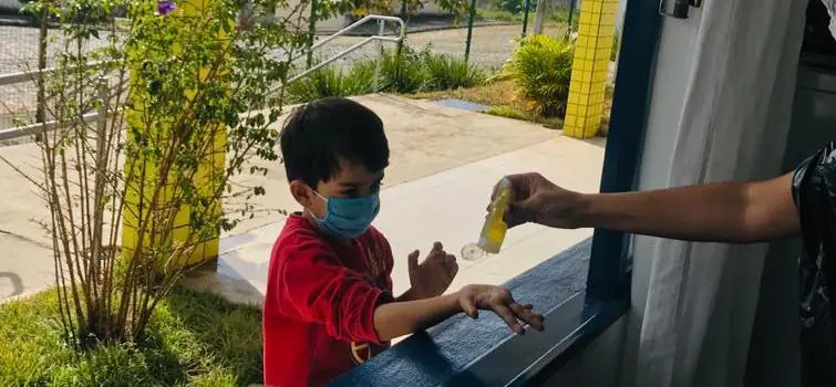 Alunos do Bolsa Família recebem kits de alimentação