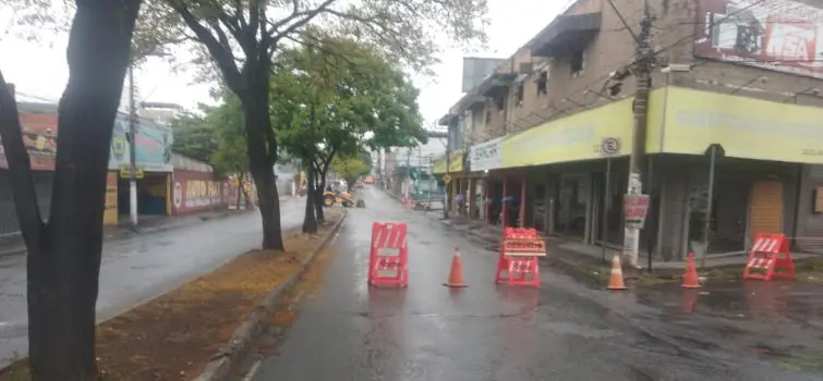 Settrans interdita parcialmente avenida JK para obras de drenagem
