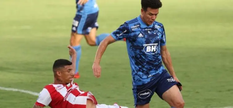 Cruzeiro se salva de derrota nos minutos finais, mas permanece na zona de rebaixamento da Série B
