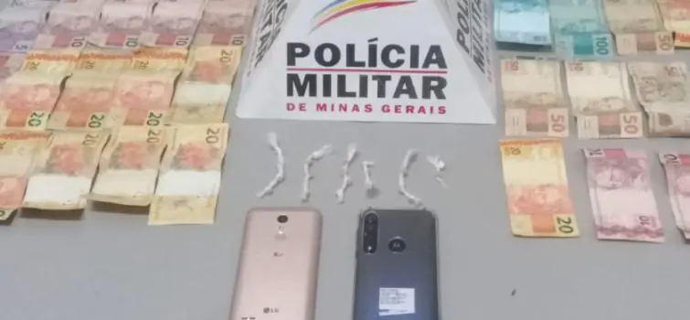 Dois homens são presos com 21 pedras de crack em Pará de Minas