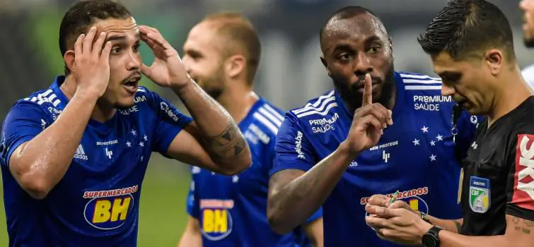 Em jogo de 6 gols, Cruzeiro empata em casa com Guarani e perde chance de subir na tabela