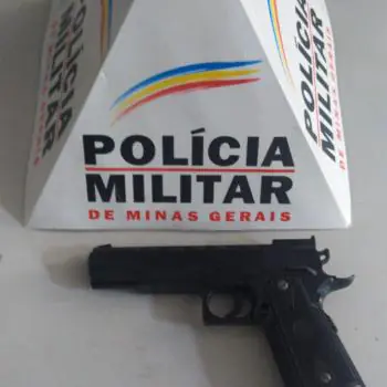 PM apreende menores suspeitos de furto a motocicleta em Nova Serrana
