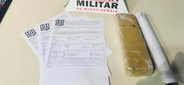 Suspeito de traficar drogas no bairro Sagrada Família, em Divinópolis, é preso pela PM