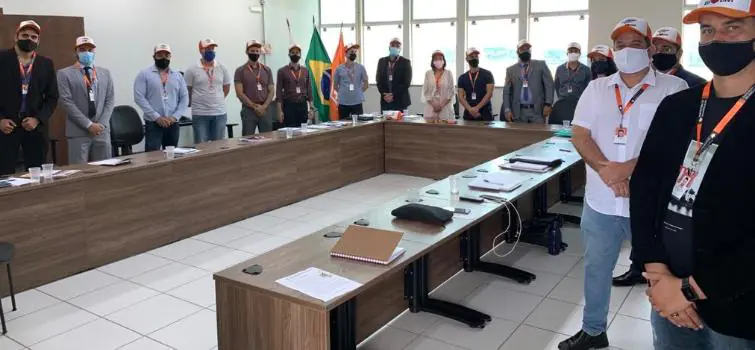 Prefeito realiza primeira reunião com secretariado