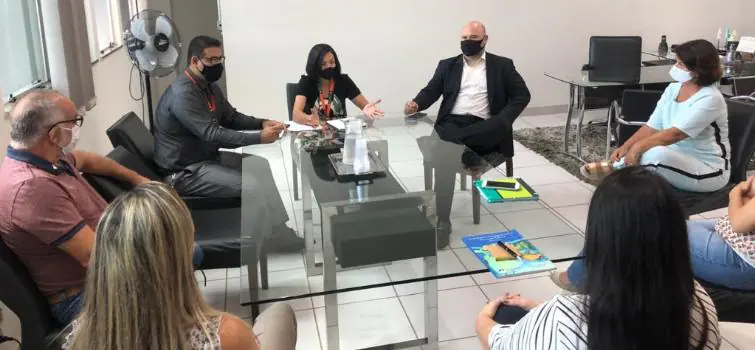 Prefeitura se reúne com representantes das escolas privadas do município