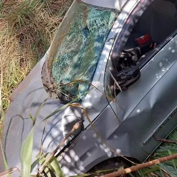 Homem morre após capotar carro na BR-352, em Pitangui