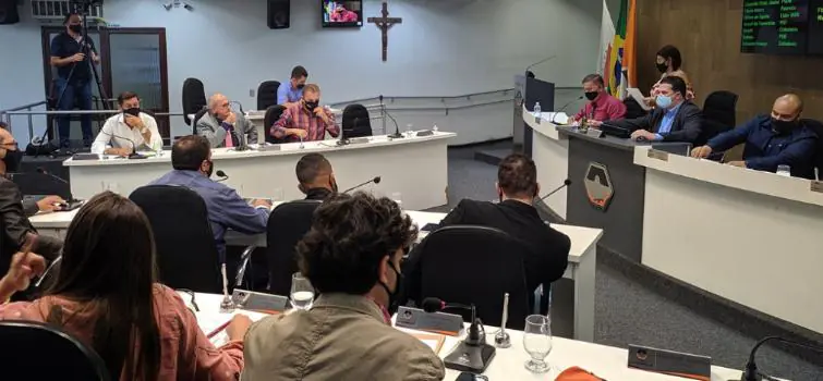 Plenário se reúne nesta quinta-feira para votar três projetos