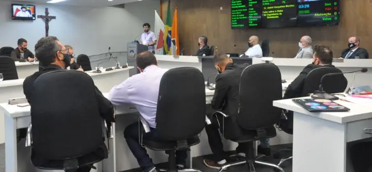 Câmara vota três projetos nesta terça-feira