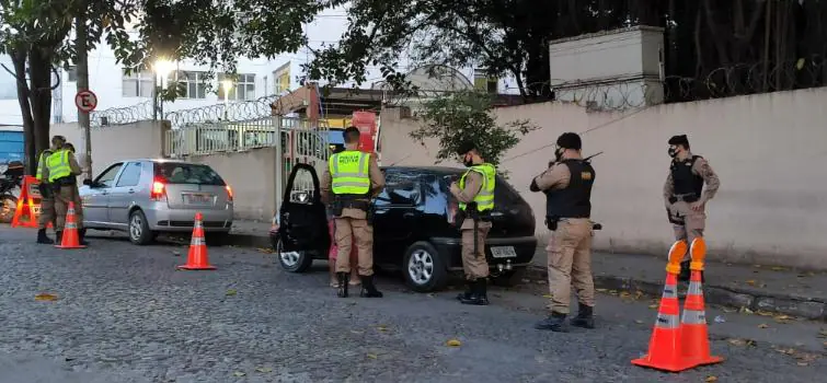 PM realiza operações de fiscalização às medidas restritivas da onda roxa