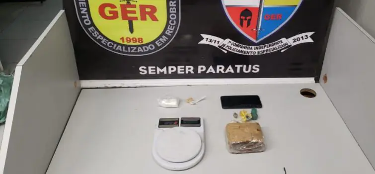 Menor suspeito de tráfico é apreendido pela PM na praça Candidés