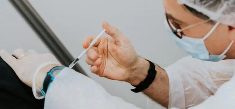Divinópolis receberá 12 mil doses da vacina contra dengue