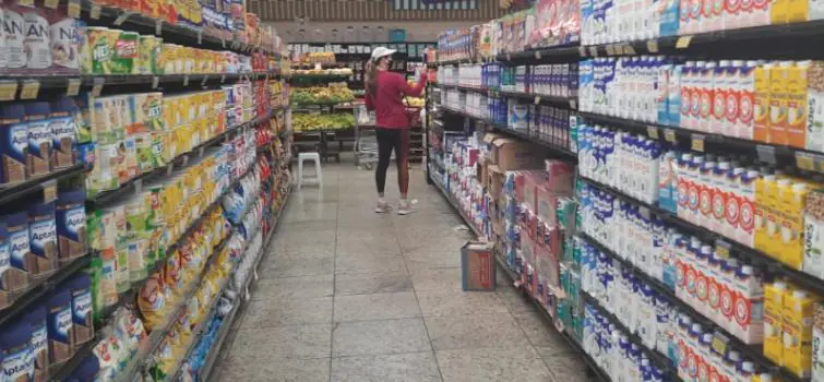 Cesta básica tem pequena queda em maio