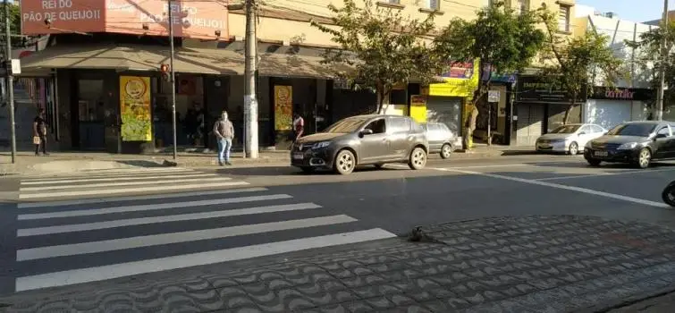 Um a cada quatro acidentes com pedestres na região Oeste ocorre em Divinópolis