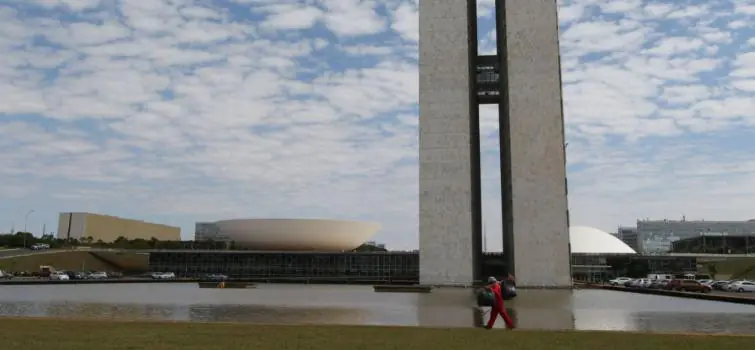 LDO de 2022 prevê aumento do fundo eleitoral para quase R$ 6 bilhões