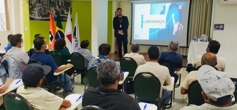 Emop realiza formação para lideranças
