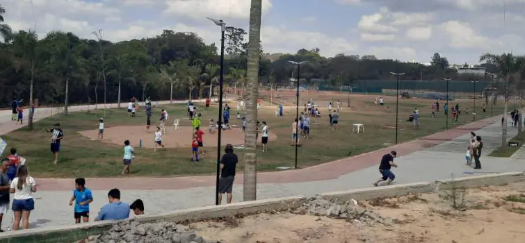 Vôlei de areia e Tênis feminino movimentam a sede campestre