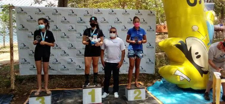 Atletas 'Quero Nadar' são destaque no Circuito Xports de maratona aquática