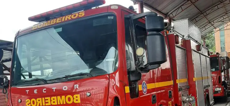Incêndio atinge cozinha de churrascaria na avenida Presidente Vargas, em Pará de Minas