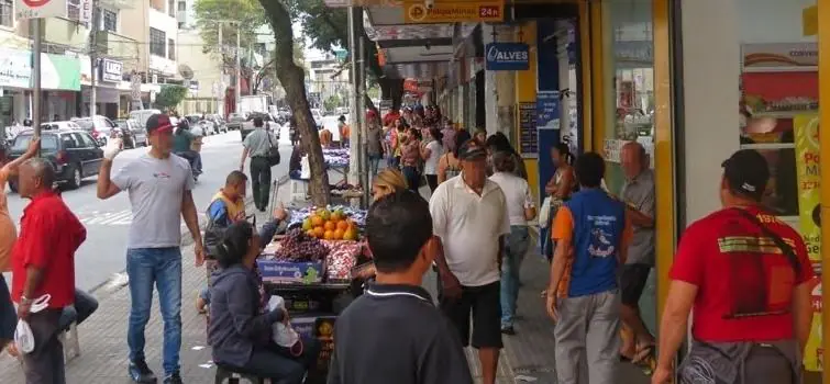 Sindicatos autorizam funcionamento do comércio nesta terça-feira, 12